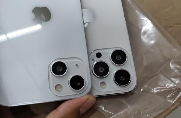 肇东苹果手机维修分享iPhone 13‌机模长什么样 